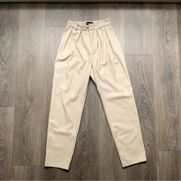 Pretty Little Thing PLT Faux Leather Pleat Cigarette Pant Tapered straight leg - Picture 9 of 16